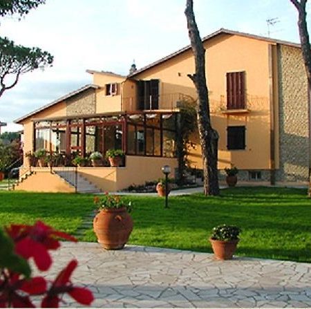 B&B Villa Acero マリーナ・ディ・カッラーラ エクステリア 写真